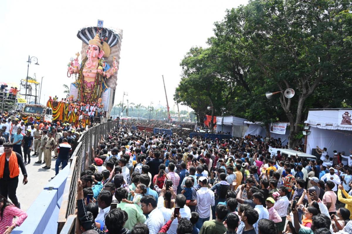 Khairtabad Ganesh Immersion HD Photo Gallery - Sakshi4