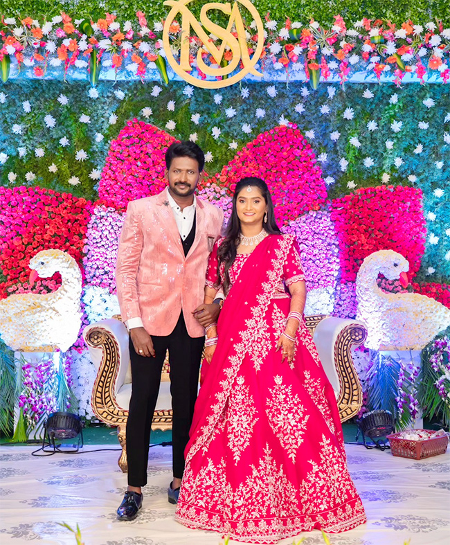 Bigg Boss Telugu Fame Mahesh Vitta Marriage Pics - Sakshi2