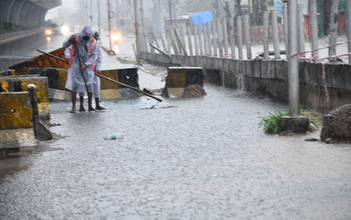 Today Hyderabad Rains Updates pics - Sakshi1