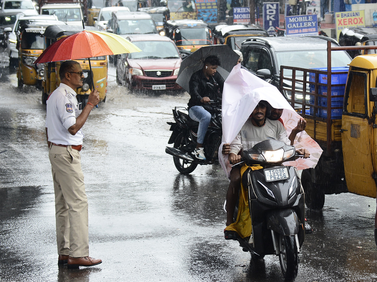 Today Hyderabad Rains Updates pics - Sakshi24