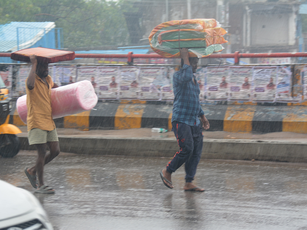 Today Hyderabad Rains Updates pics - Sakshi28