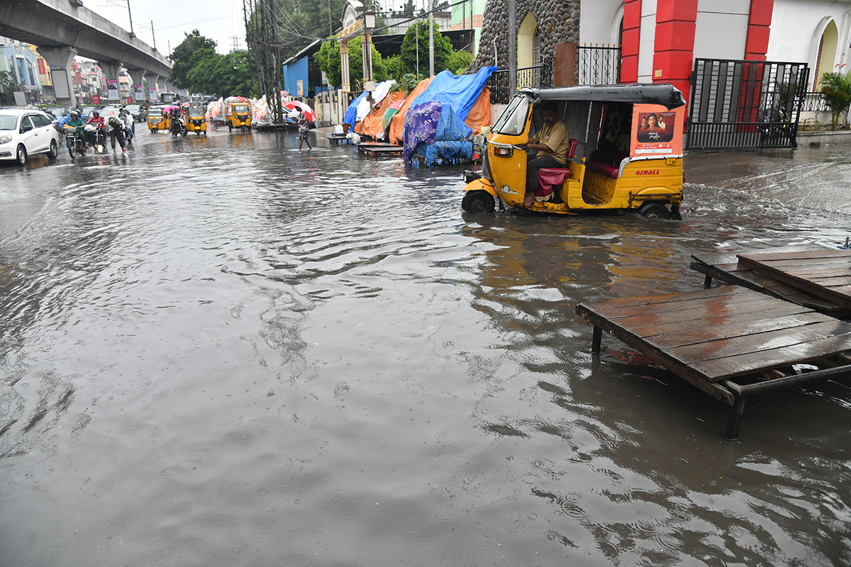 Today Hyderabad Rains Updates pics - Sakshi33