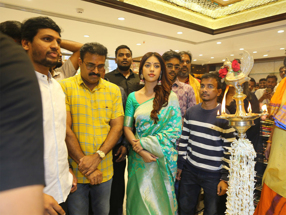 Heroine Anu Emmanuel launched chandana brothers shopping mall at Vikarabad - Sakshi24