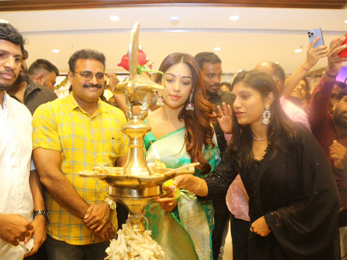 Heroine Anu Emmanuel launched chandana brothers shopping mall at Vikarabad - Sakshi26