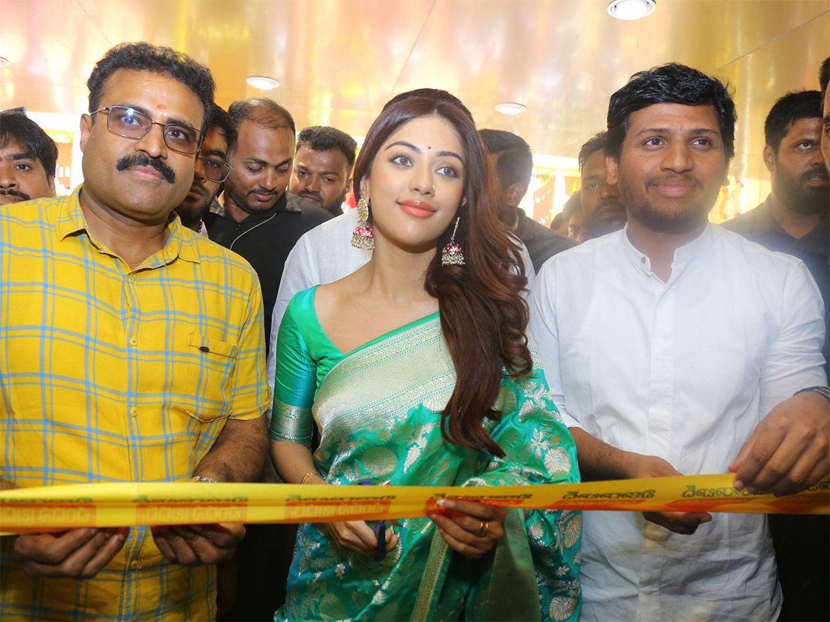 Heroine Anu Emmanuel launched chandana brothers shopping mall at Vikarabad - Sakshi31