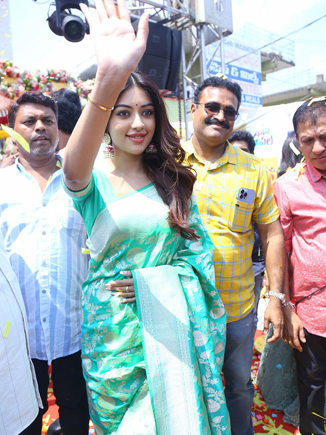 Heroine Anu Emmanuel launched chandana brothers shopping mall at Vikarabad - Sakshi35