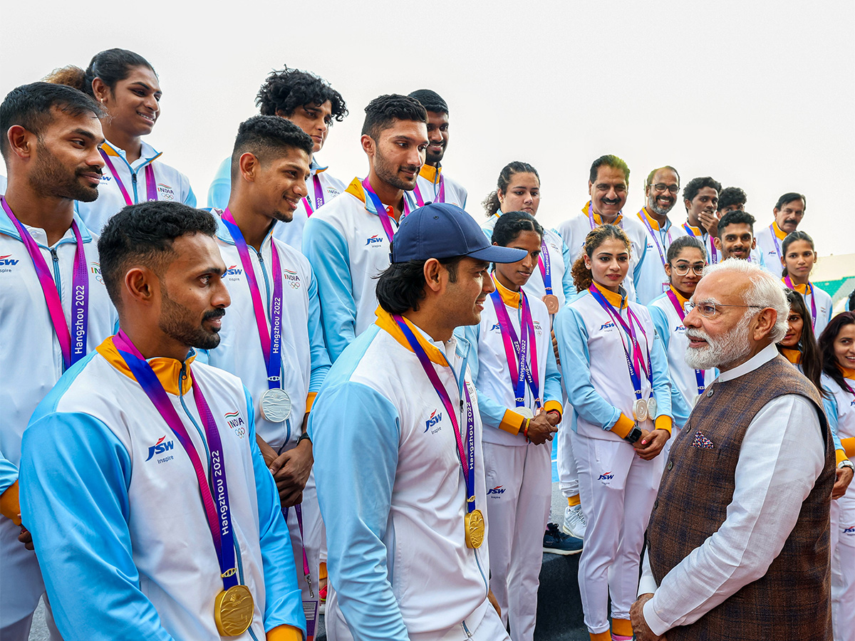 Prime Minister Narendra Modi meets with Asian Games medal winners - Sakshi18