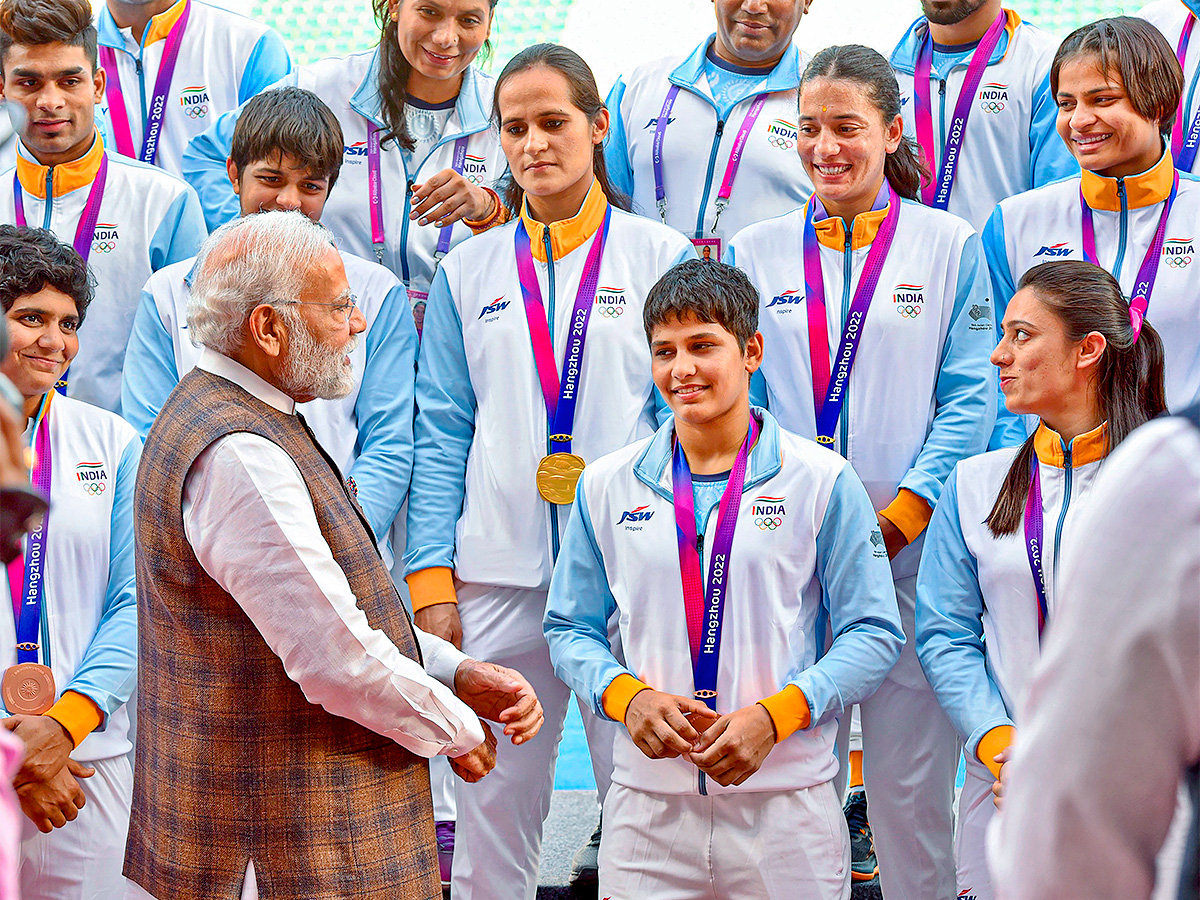 Prime Minister Narendra Modi meets with Asian Games medal winners - Sakshi2