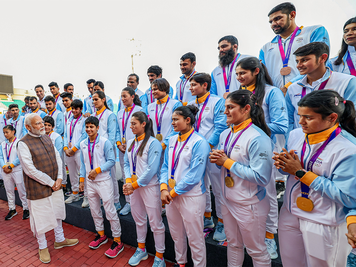 Prime Minister Narendra Modi meets with Asian Games medal winners - Sakshi21