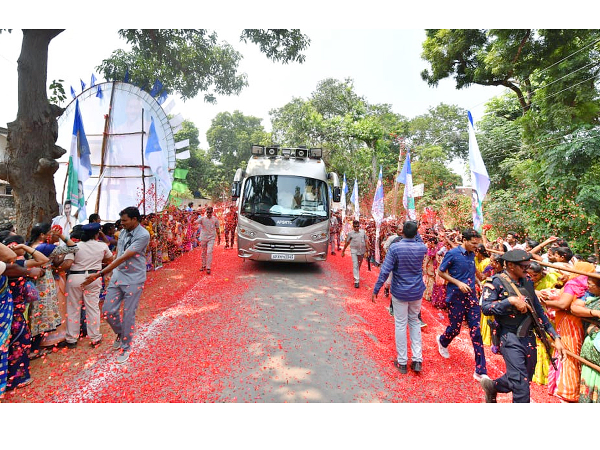 CM Jagan Public Meeting Kakinada Samarlakota Photos Photos - Sakshi4