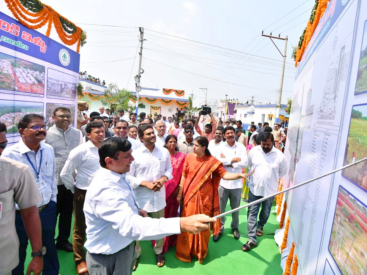 CM Jagan Public Meeting Kakinada Samarlakota Photos Photos - Sakshi10