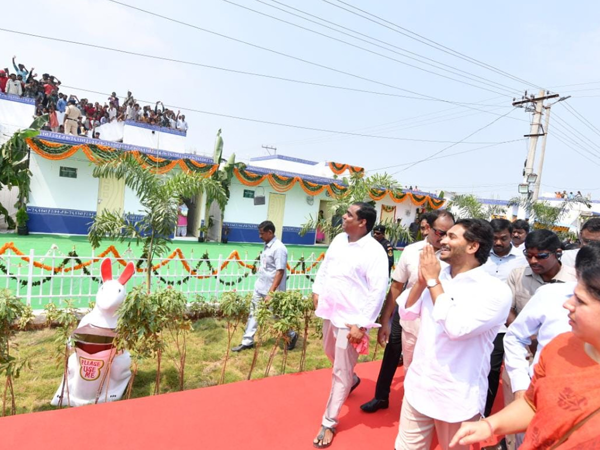 Jagananna Colony House Warming Ceremony Event In Samarlakota, Photos Goes Viral - Sakshi42