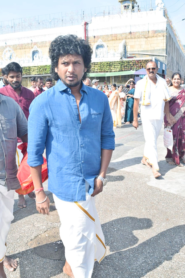 LEO Movie Director Lokesh Kanagaraj Visits Tirumala Photos - Sakshi3