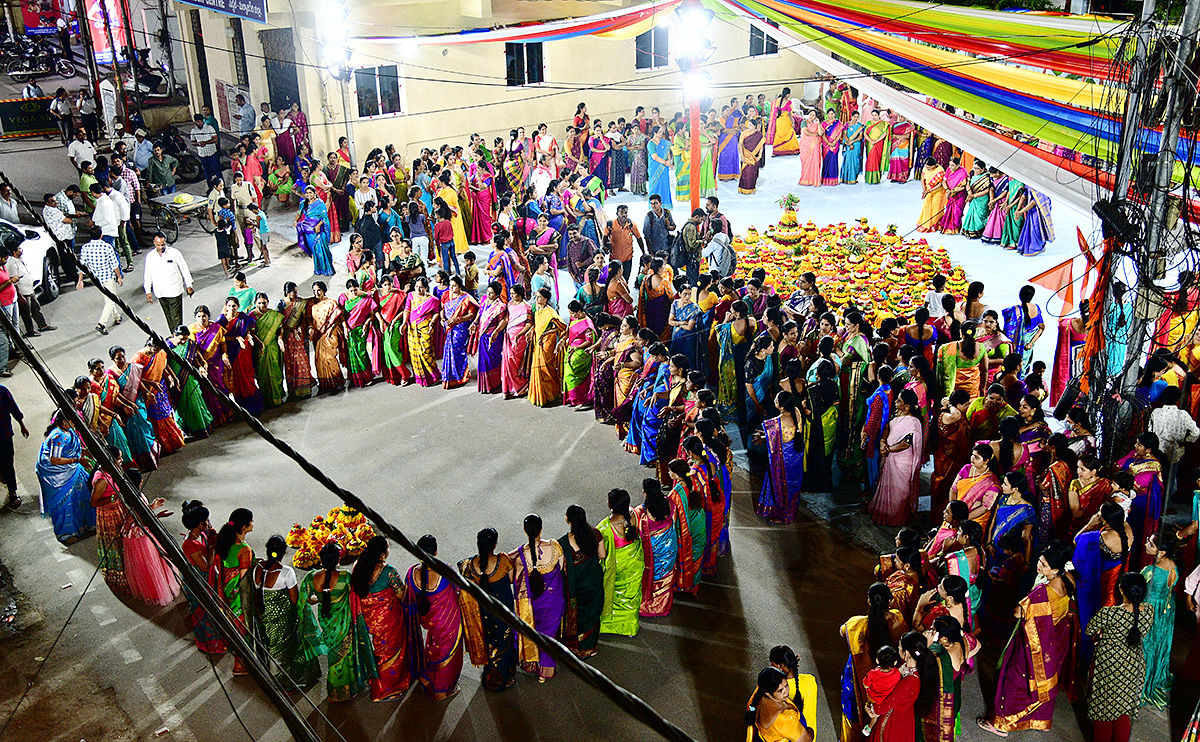 bathukamma celebrations in hyderabad - Sakshi15