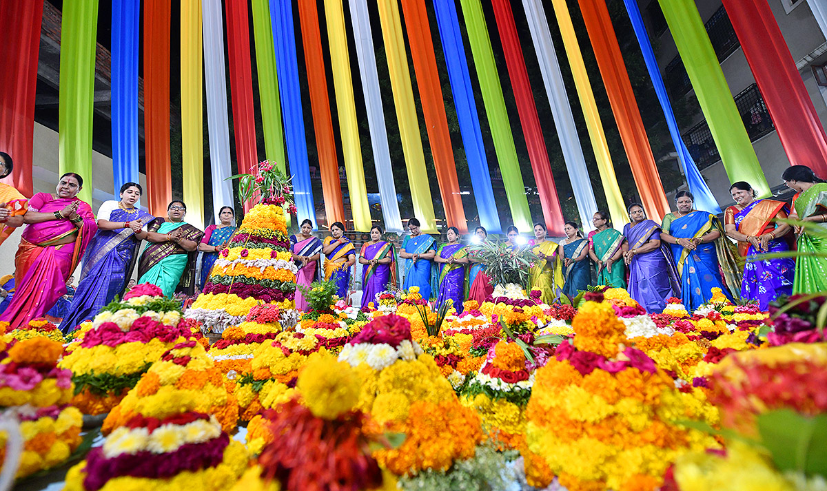 bathukamma celebrations in hyderabad - Sakshi17