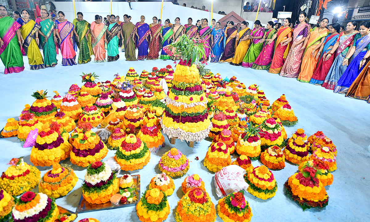 bathukamma celebrations in hyderabad - Sakshi2