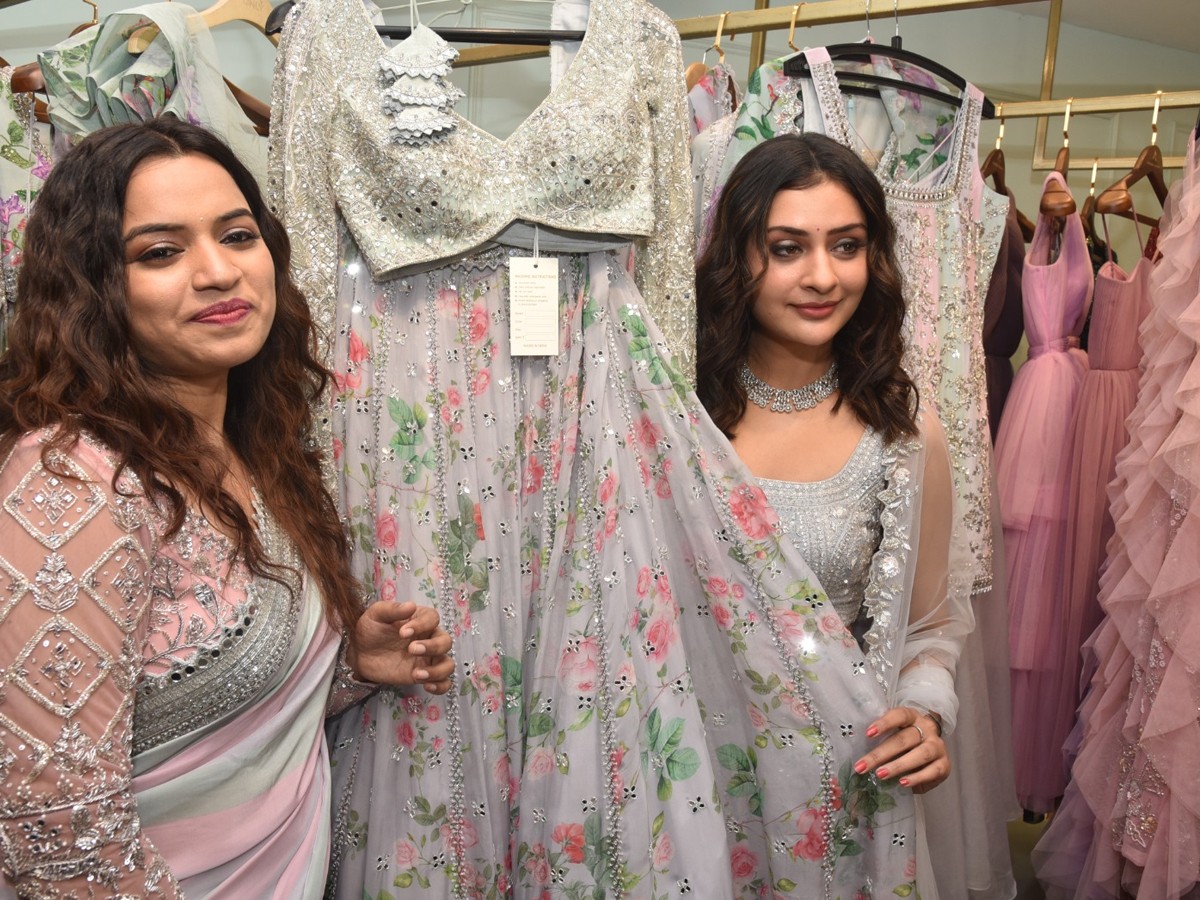 Payal Rajput Visited Designer Anusha Reddys Collections Store - Sakshi14