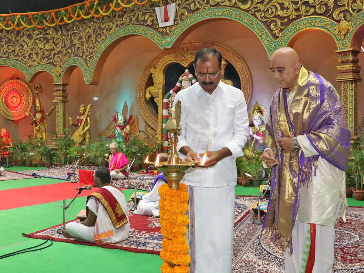 Srivari Navratri Brahmotsavam Golden Tiruchi Utsav - Sakshi6