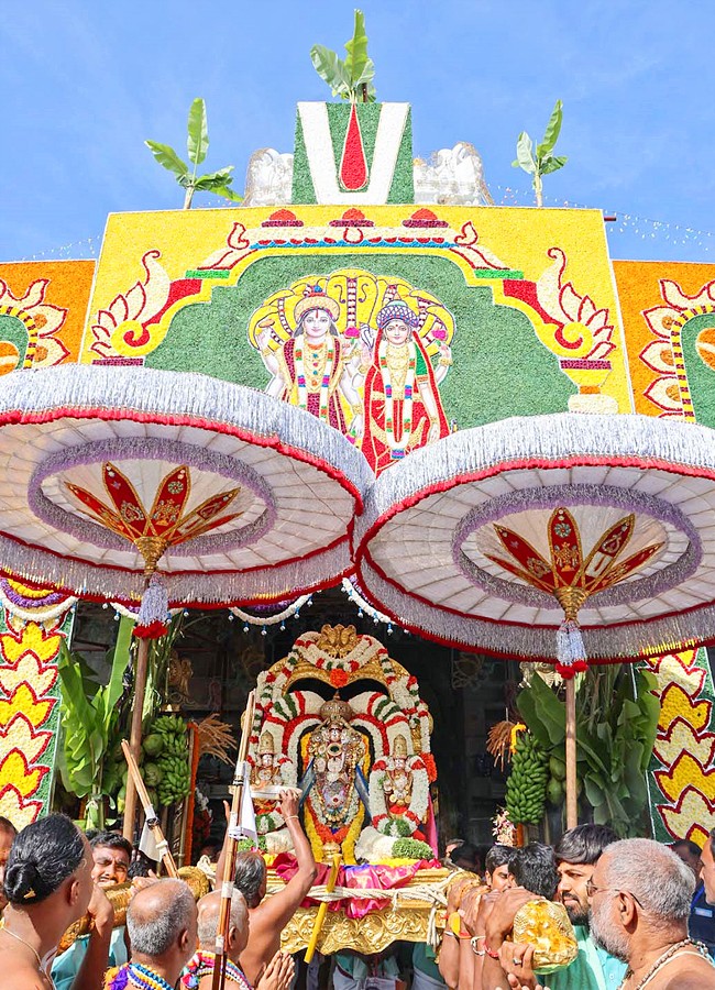 Srivari Navratri Brahmotsavam Golden Tiruchi Utsav - Sakshi9