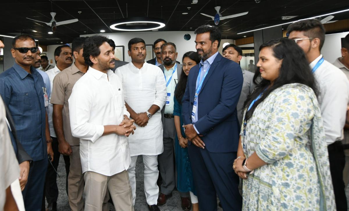 AP CM YS Jagan Vishakapatnam Anakapalle Tour Photos - Sakshi13