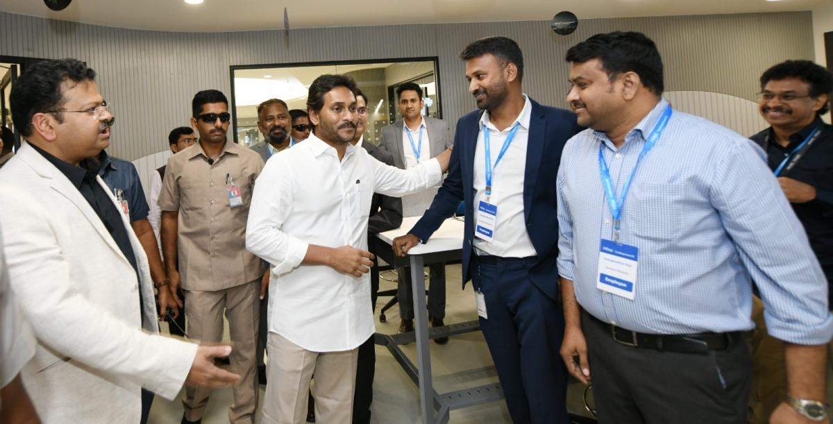 AP CM YS Jagan Vishakapatnam Anakapalle Tour Photos - Sakshi15