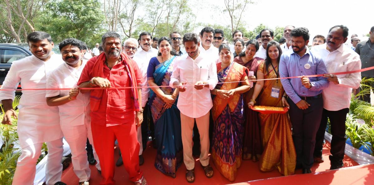 AP CM YS Jagan Vishakapatnam Anakapalle Tour Photos - Sakshi31