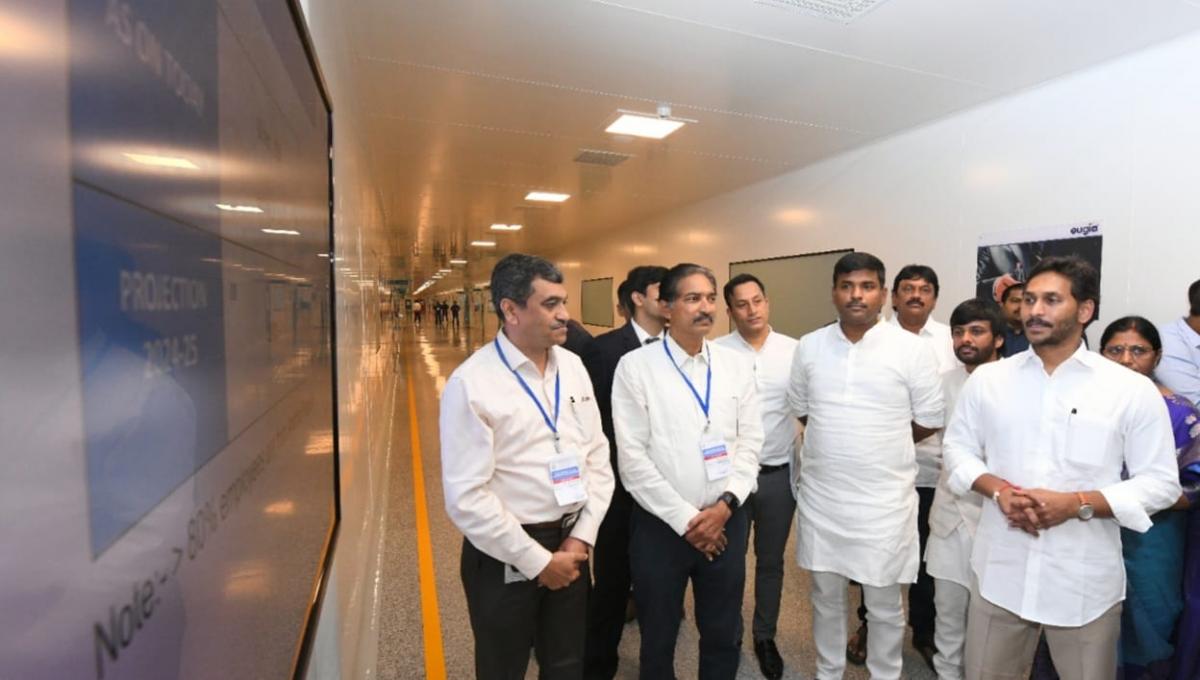 AP CM YS Jagan Vishakapatnam Anakapalle Tour Photos - Sakshi37