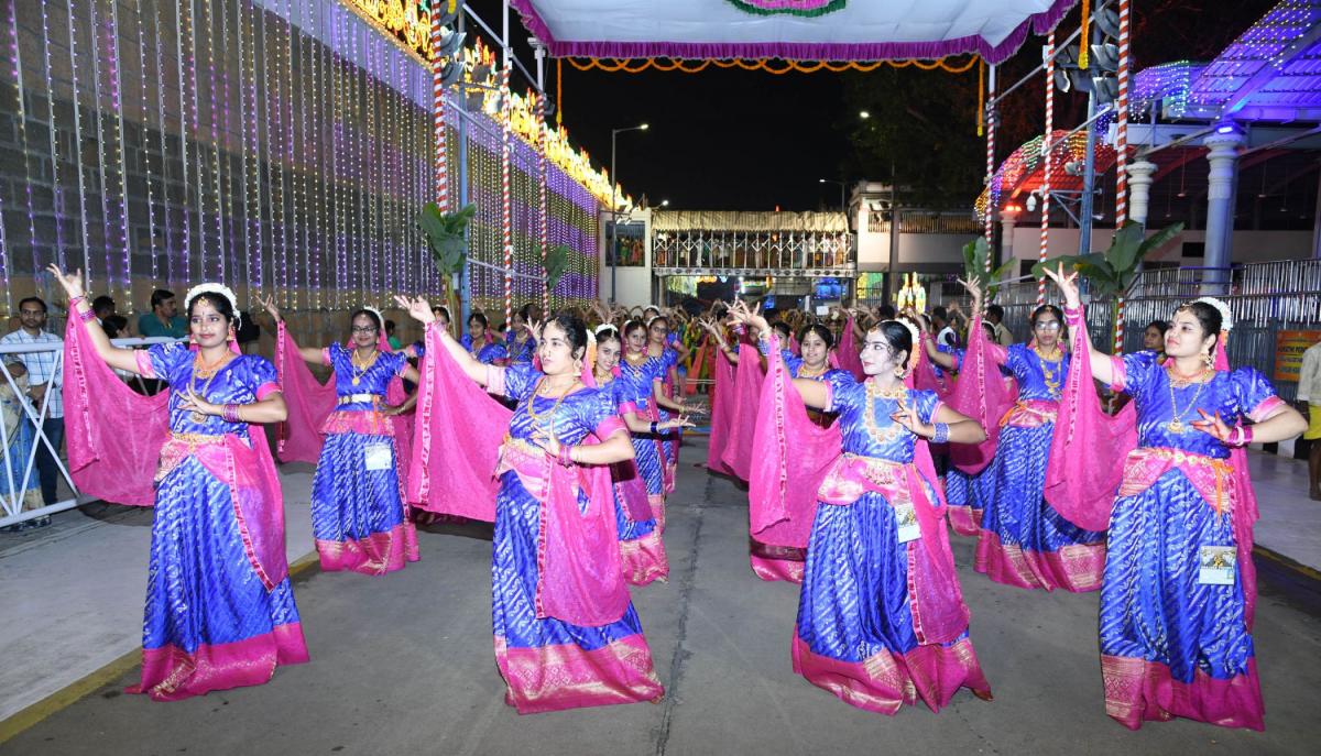 Tirumala Srivari Navaratri Brahmotsavam 2023 Hamsa Vahana Seva Photos - Sakshi18