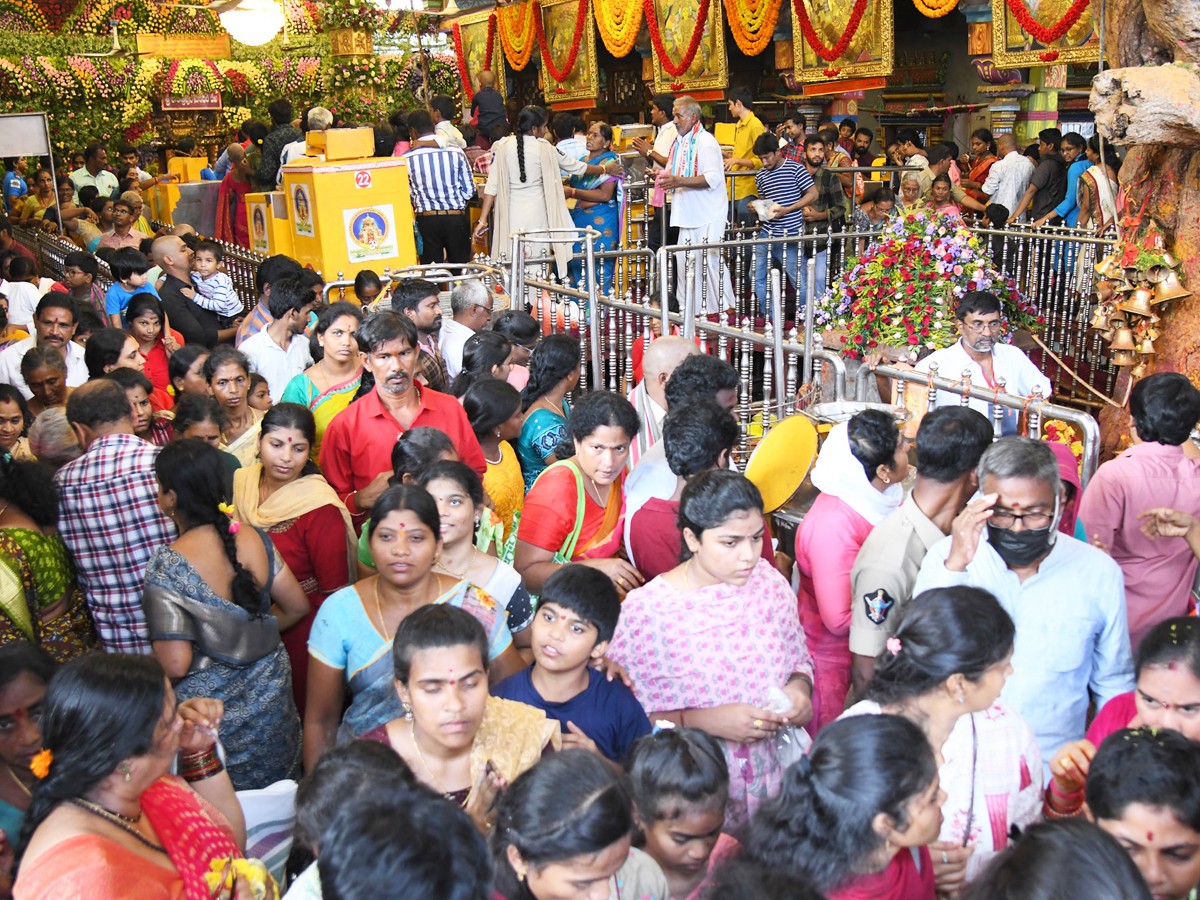 Dussehra Navratri Celebrations At Indrakiladri - Sakshi14