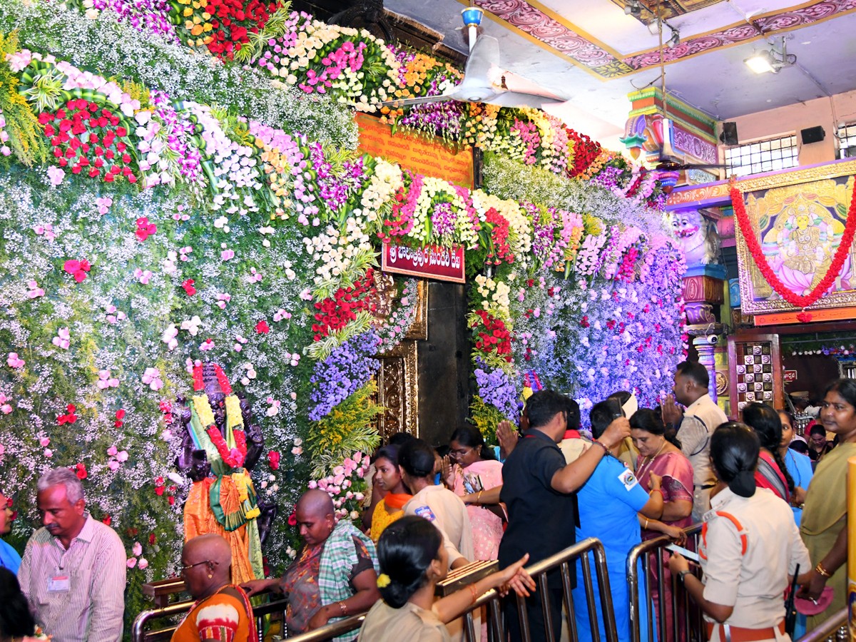 Dussehra Navratri Celebrations At Indrakiladri - Sakshi4