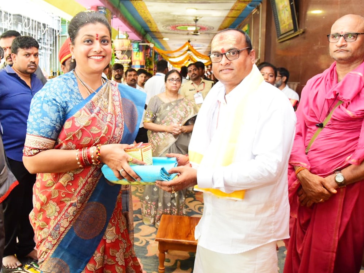 Dussehra Navratri Celebrations At Indrakiladri - Sakshi40