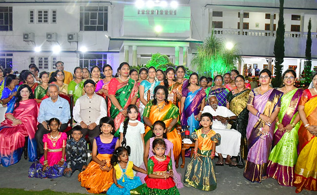 Governor Tamilisai participated in Bathukamma Celebrations at Raj Bhavan Photos - Sakshi3