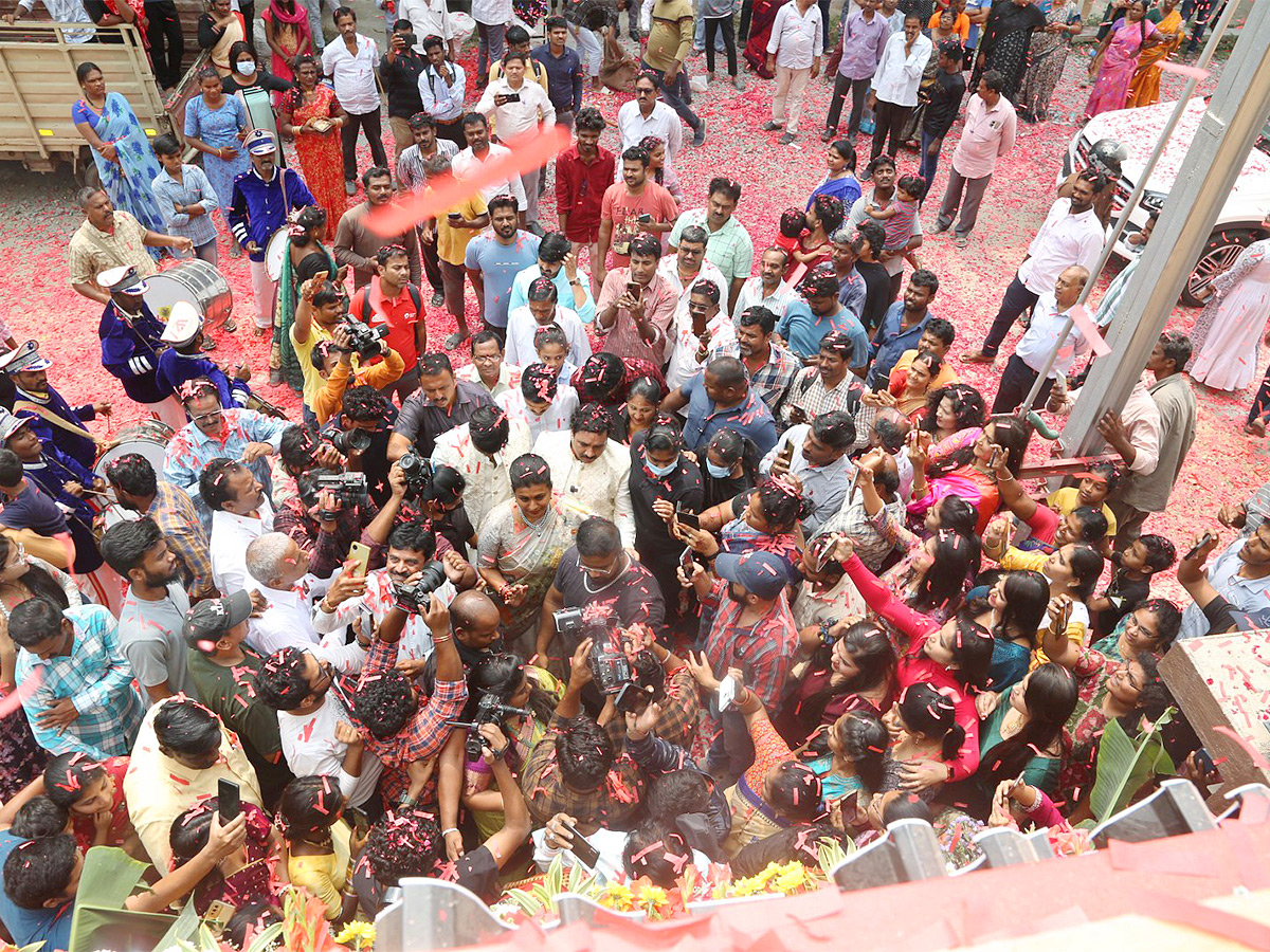 Roja Launches Mee Kadupuninda Restaurant Photos - Sakshi14