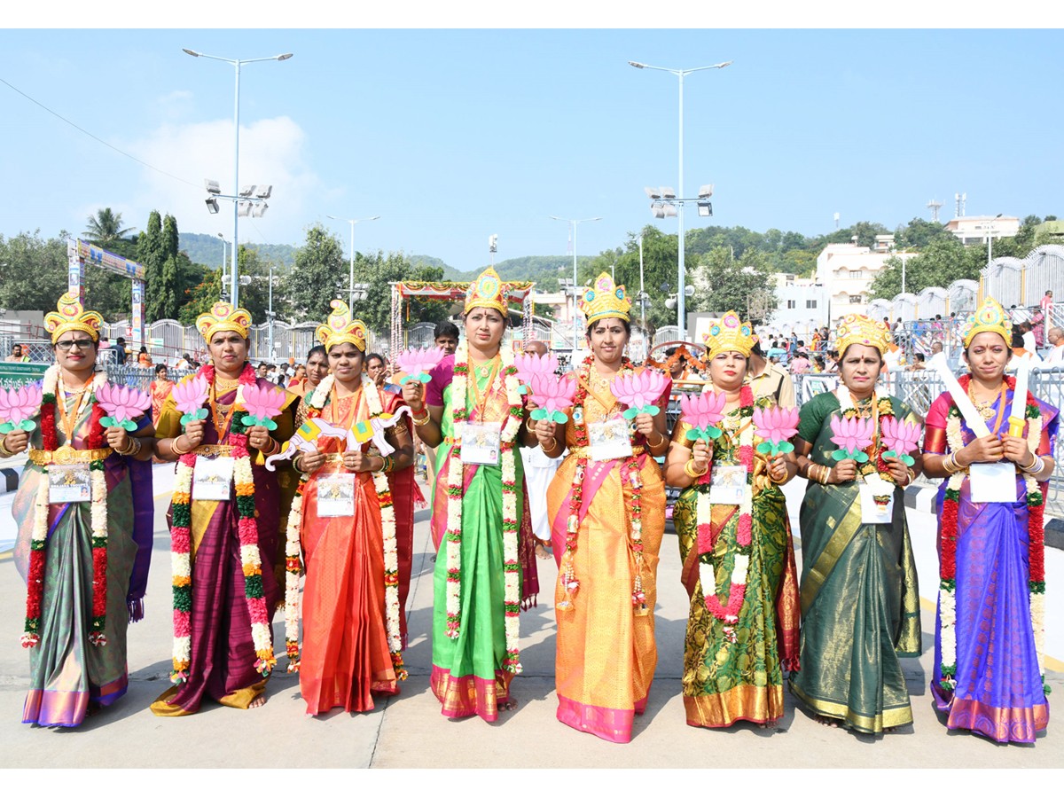 Tirumala Brahmotsavam: Sri Malayappaswamy On Simha Vahanam - Sakshi30