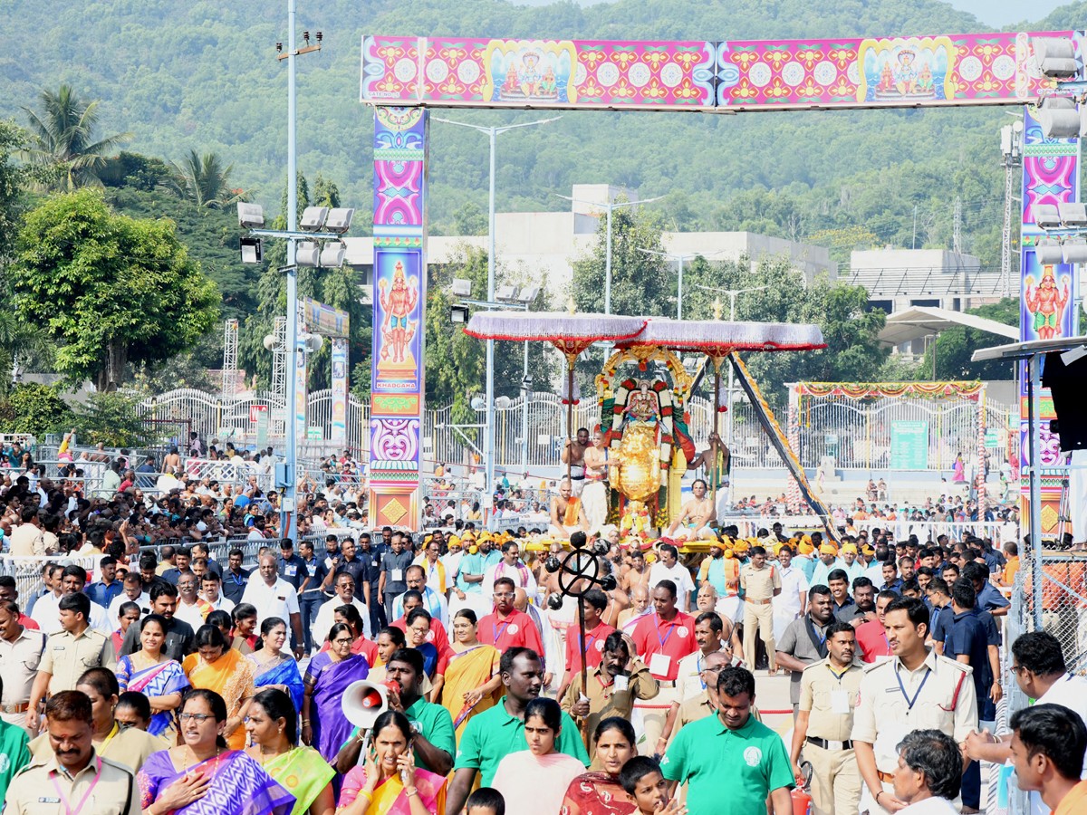 Tirumala Brahmotsavam: Sri Malayappaswamy On Simha Vahanam - Sakshi4