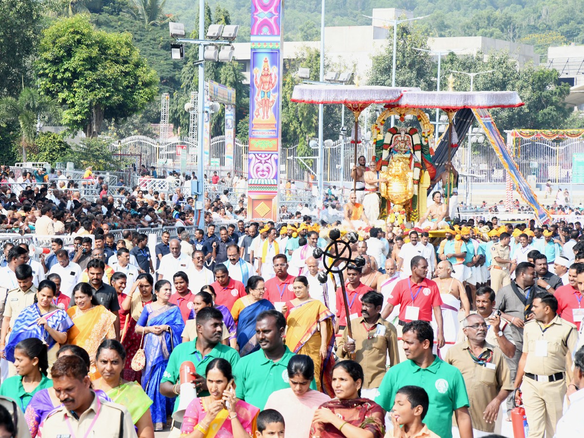 Tirumala Brahmotsavam: Sri Malayappaswamy On Simha Vahanam - Sakshi5