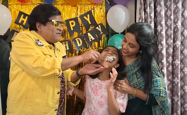 Tollywood Comedian Ali Birthday CeleBrations With Family Photos - Sakshi13