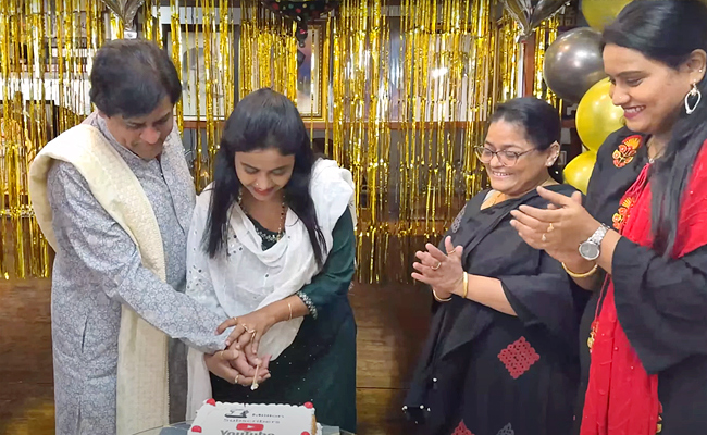 Tollywood Comedian Ali Birthday CeleBrations With Family Photos - Sakshi10