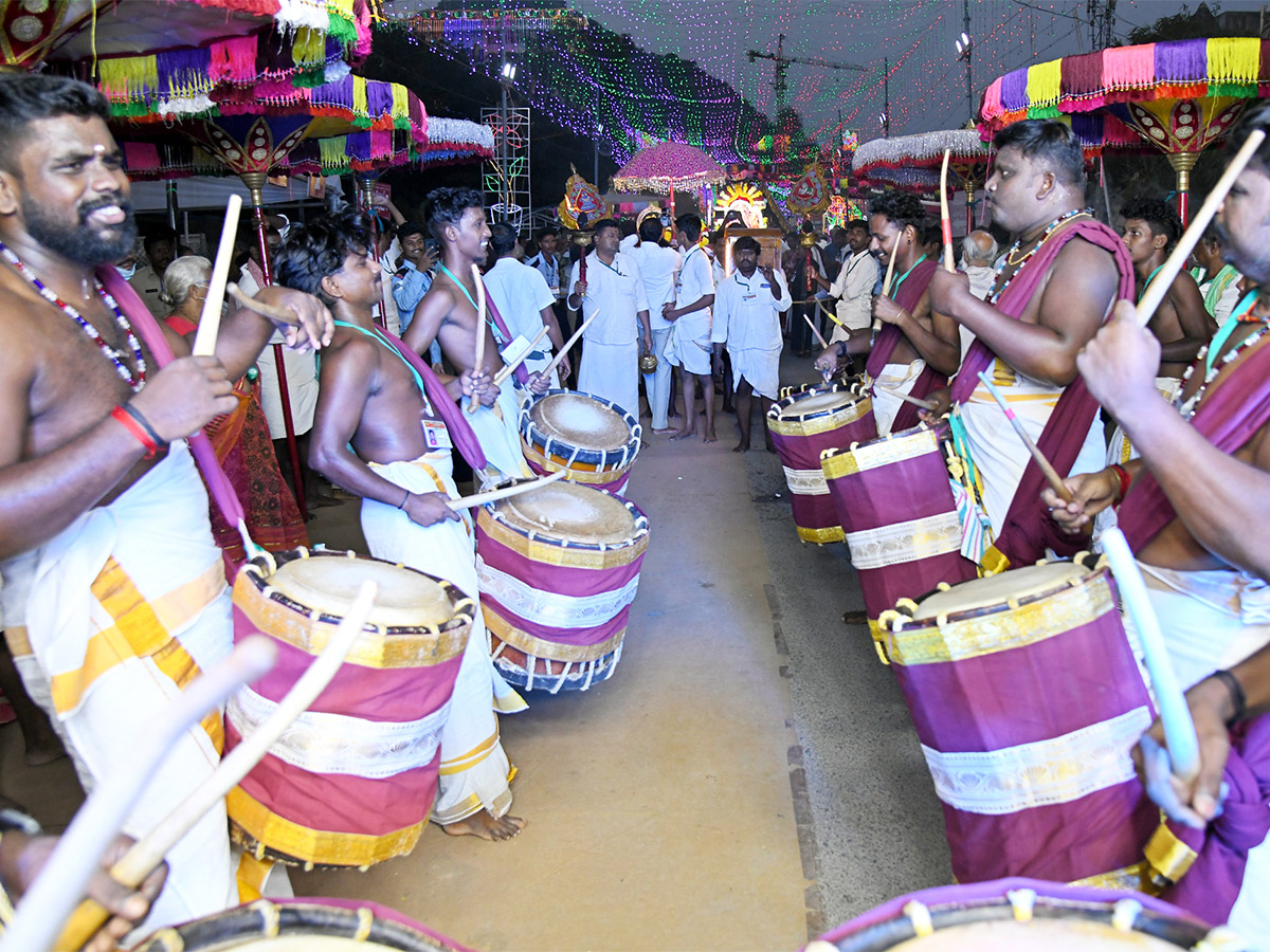 Vijayawada Indrakeeladri Dussehra Celebrations 2023 Photos - Sakshi27