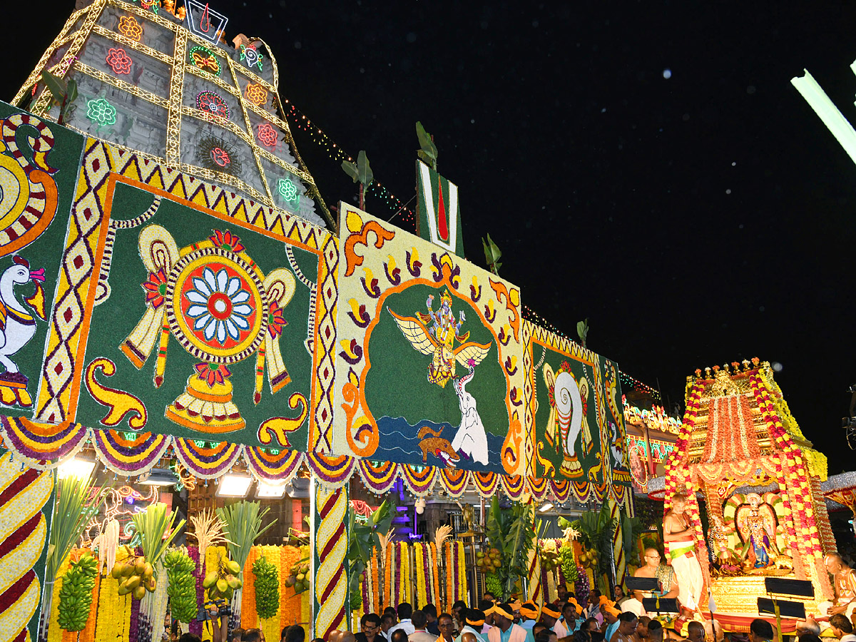 Tirumala Srivari Navaratri Brahmotsavam 2023 - Sarva Bhoopala Vahanam Photos - Sakshi3