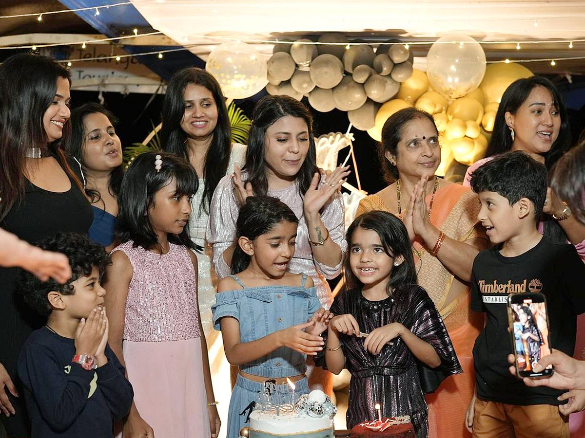 Anchor Ravi Daughter Viya Birthday Celebrations With Bigg Boss Contestants Photos - Sakshi8