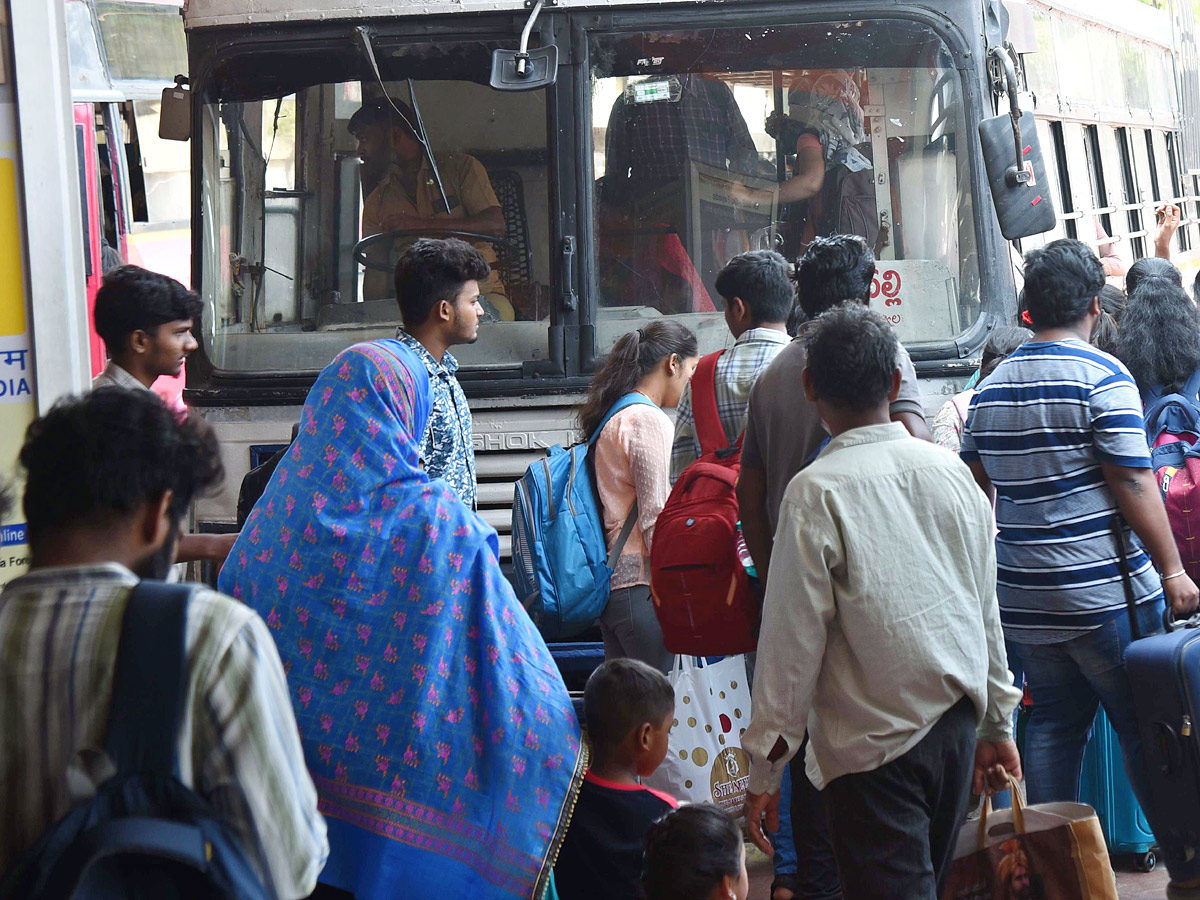 Huge Rush In Bus Stands Occasion Of Bathukamma ANd Dussehra Festival Photos - Sakshi6