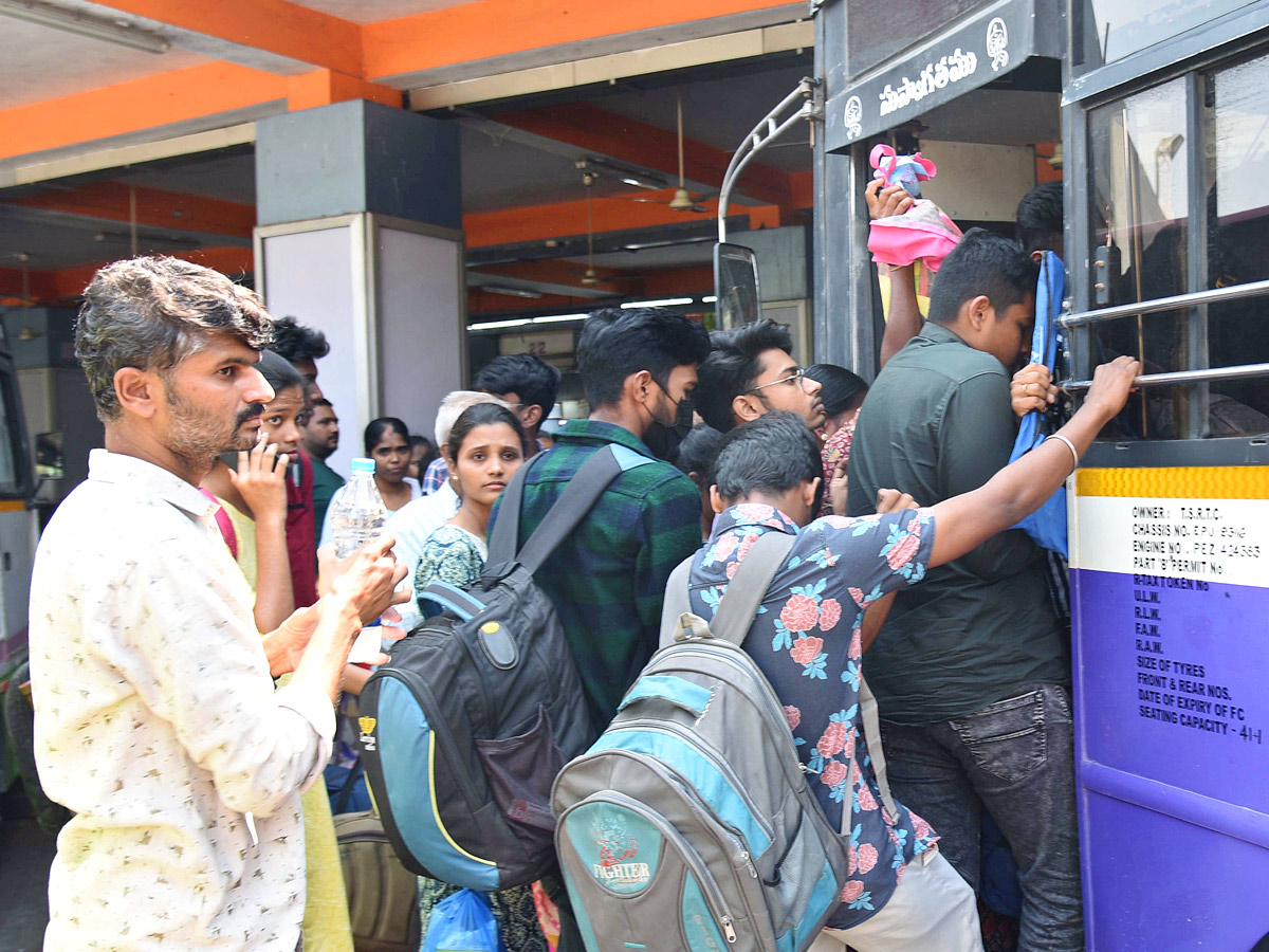 Huge Rush In Bus Stands Occasion Of Bathukamma ANd Dussehra Festival Photos - Sakshi10