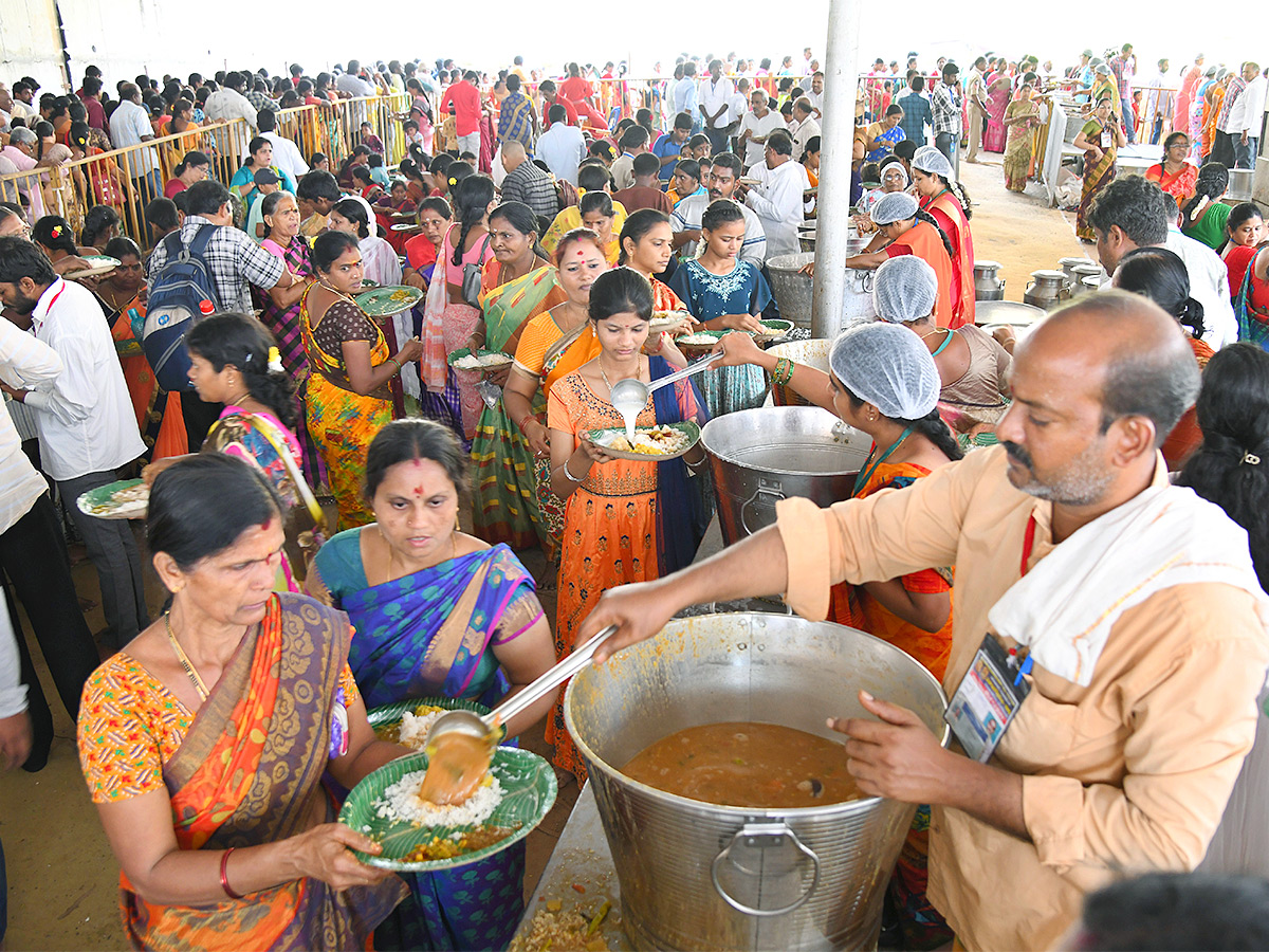 Indrakeeladri Dasara Navaratri Photos - Sakshi13