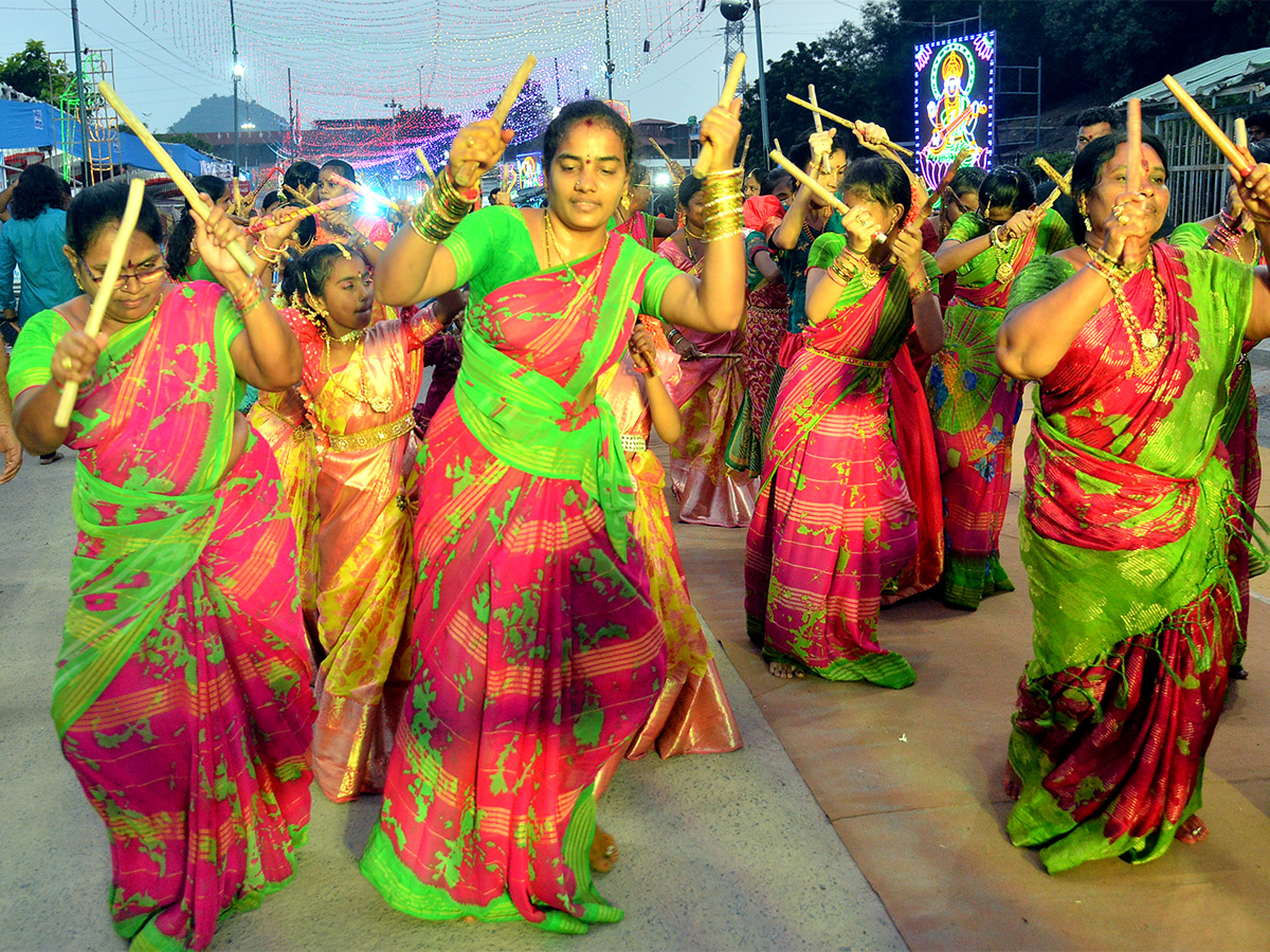 Indrakeeladri Dasara Navaratri Photos - Sakshi17