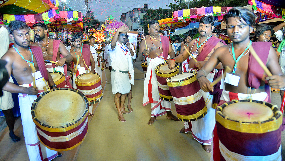 Indrakeeladri Dasara Navaratri Photos - Sakshi3