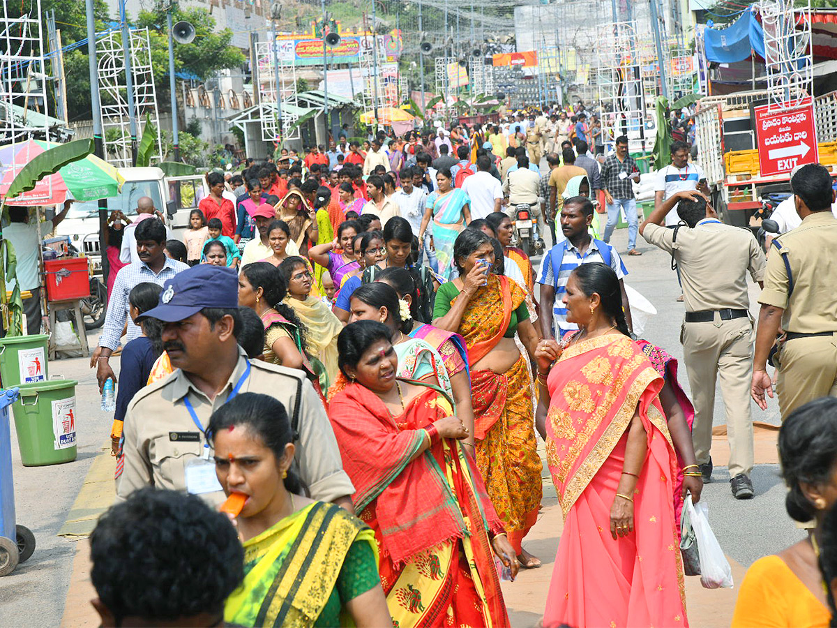 Indrakeeladri Dasara Navaratri Photos - Sakshi31