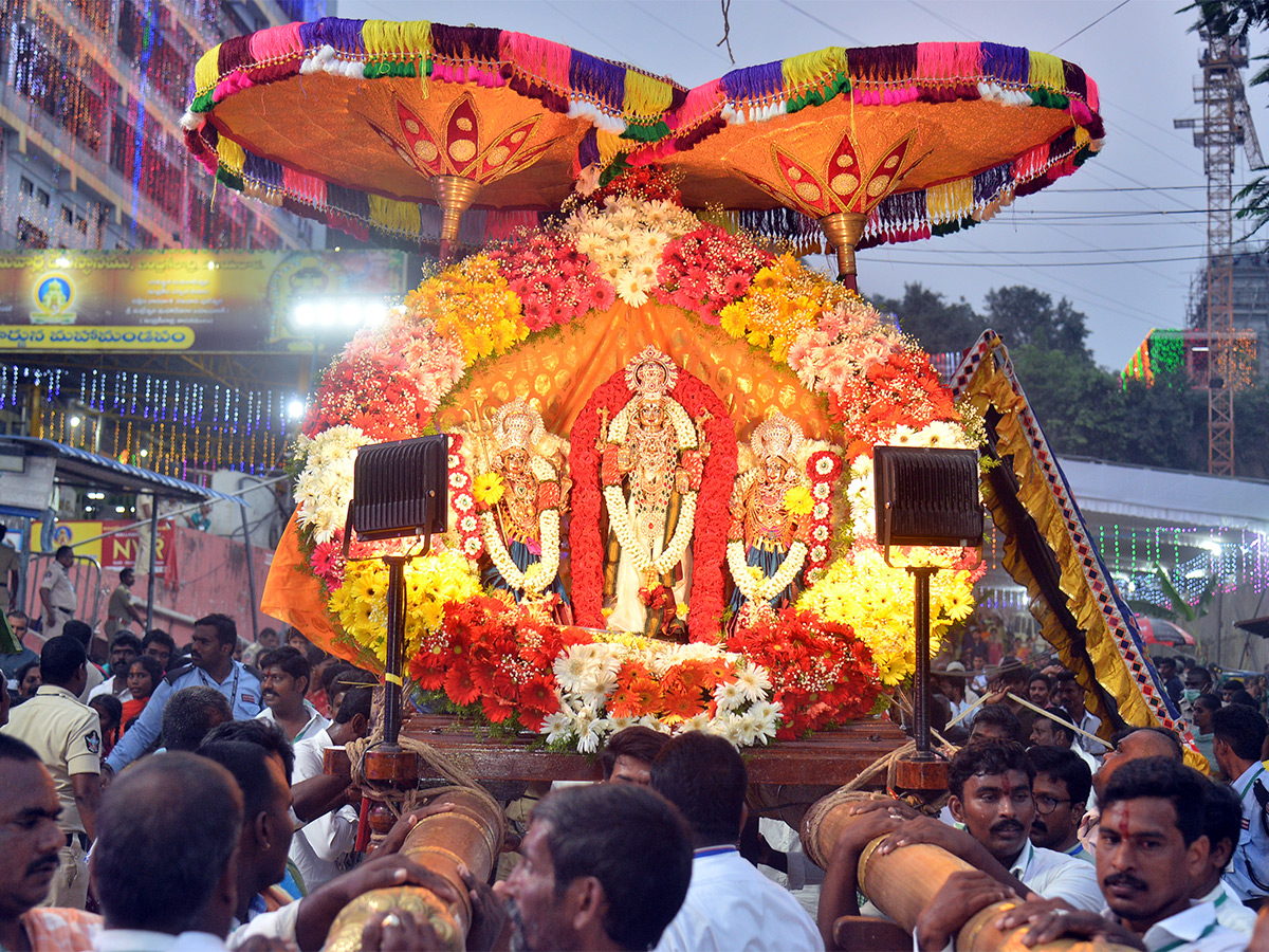 Indrakeeladri Dasara Navaratri Photos - Sakshi8