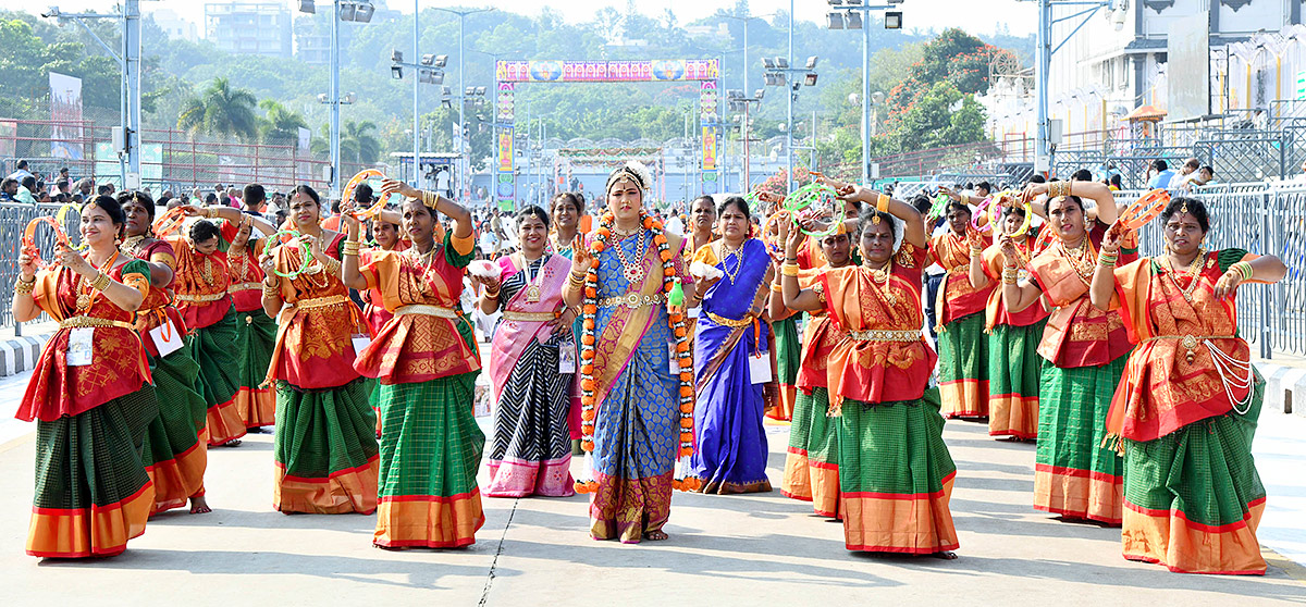 Sri Vari Navaratri Brahmotsavam 2023 Pictures  - Sakshi14