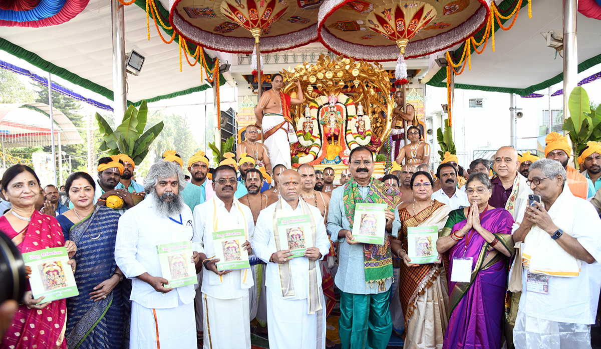 Sri Vari Navaratri Brahmotsavam 2023 Pictures  - Sakshi15